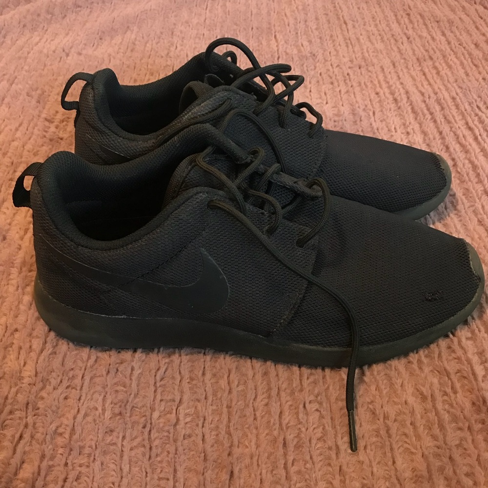 nike rosche all black - Picture 3 of 3